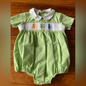 Smocked giraffe green and white bumbler